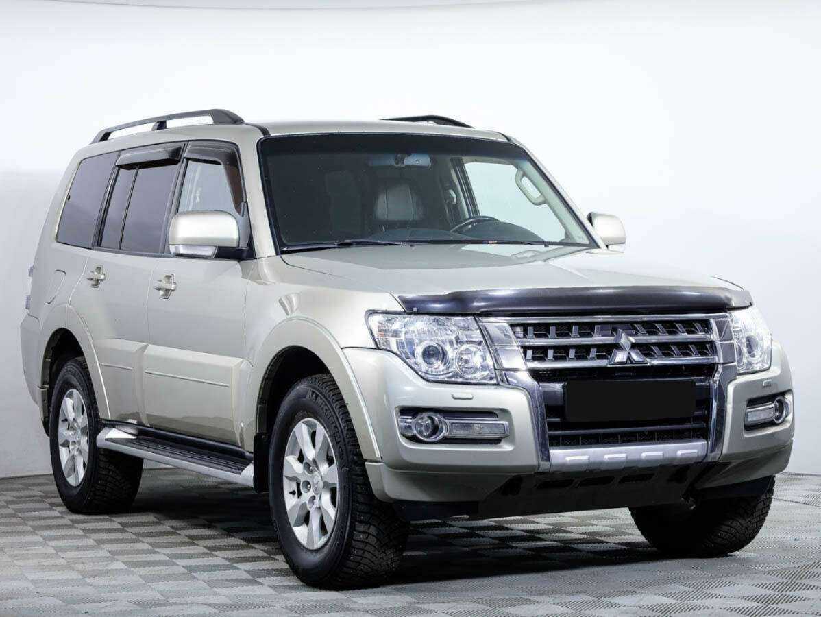 Купить Mitsubishi Pajero с пробегом. Фото: #1