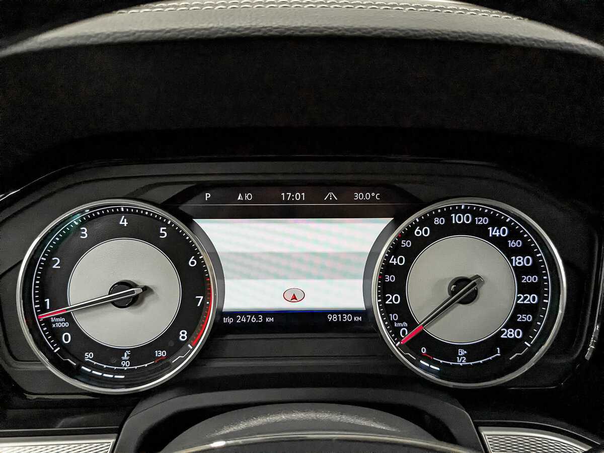 Купить Volkswagen Touareg с пробегом. Фото: #15