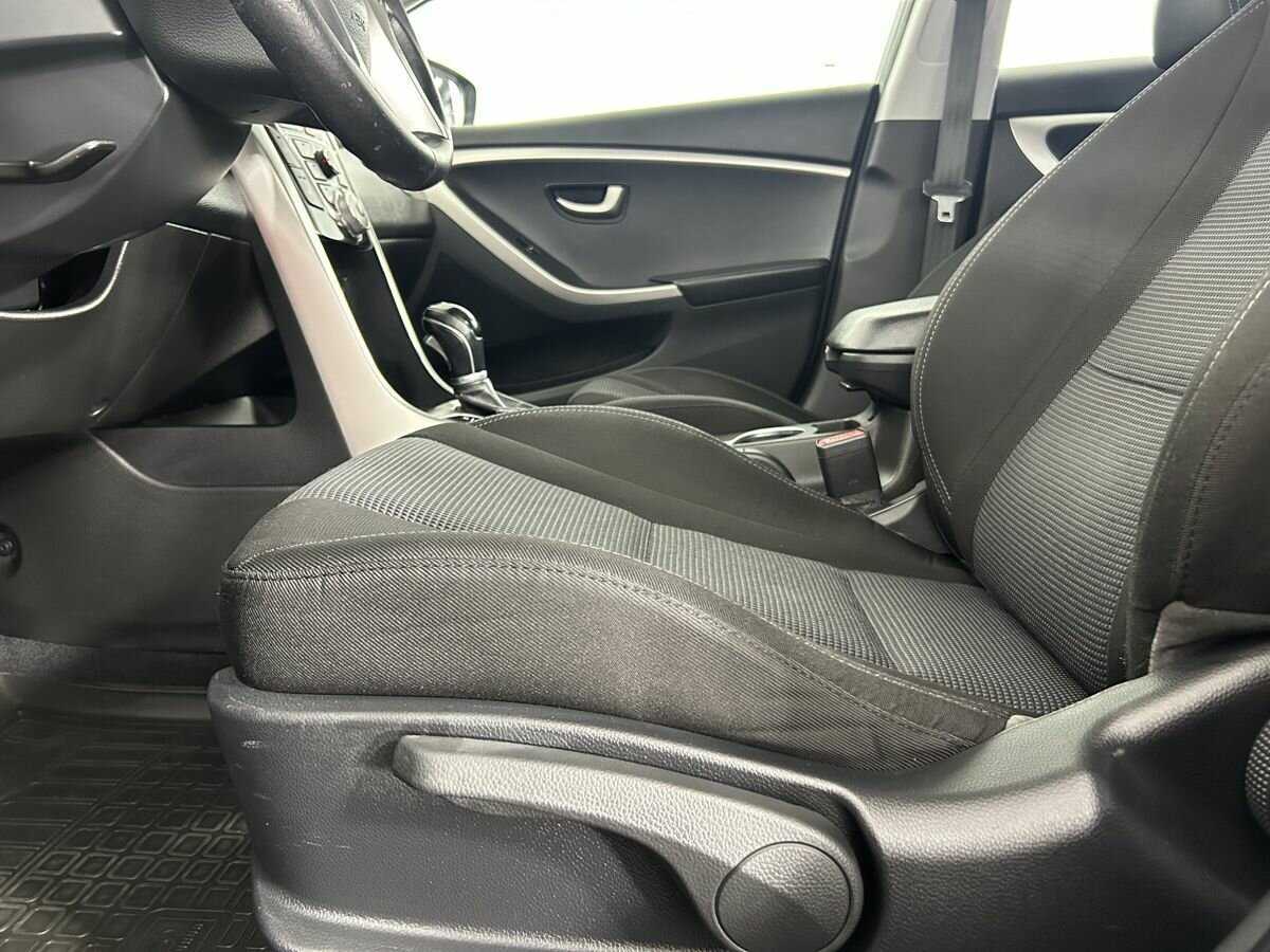 Купить Hyundai i30 с пробегом. Фото: #9
