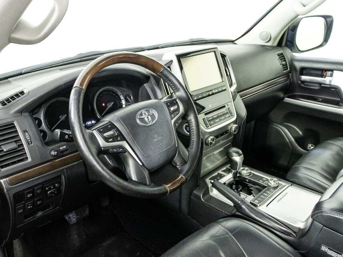 Купить Toyota Land Cruiser с пробегом. Фото: #10