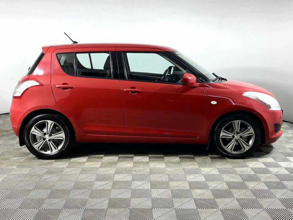 Купить Suzuki Swift с пробегом. Фото: #1