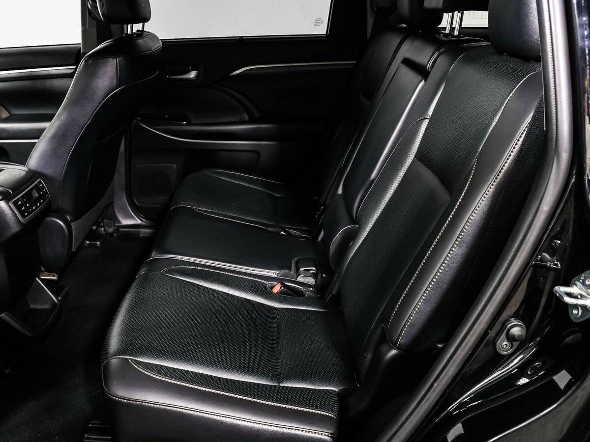 Купить Toyota Highlander с пробегом. Фото: #11