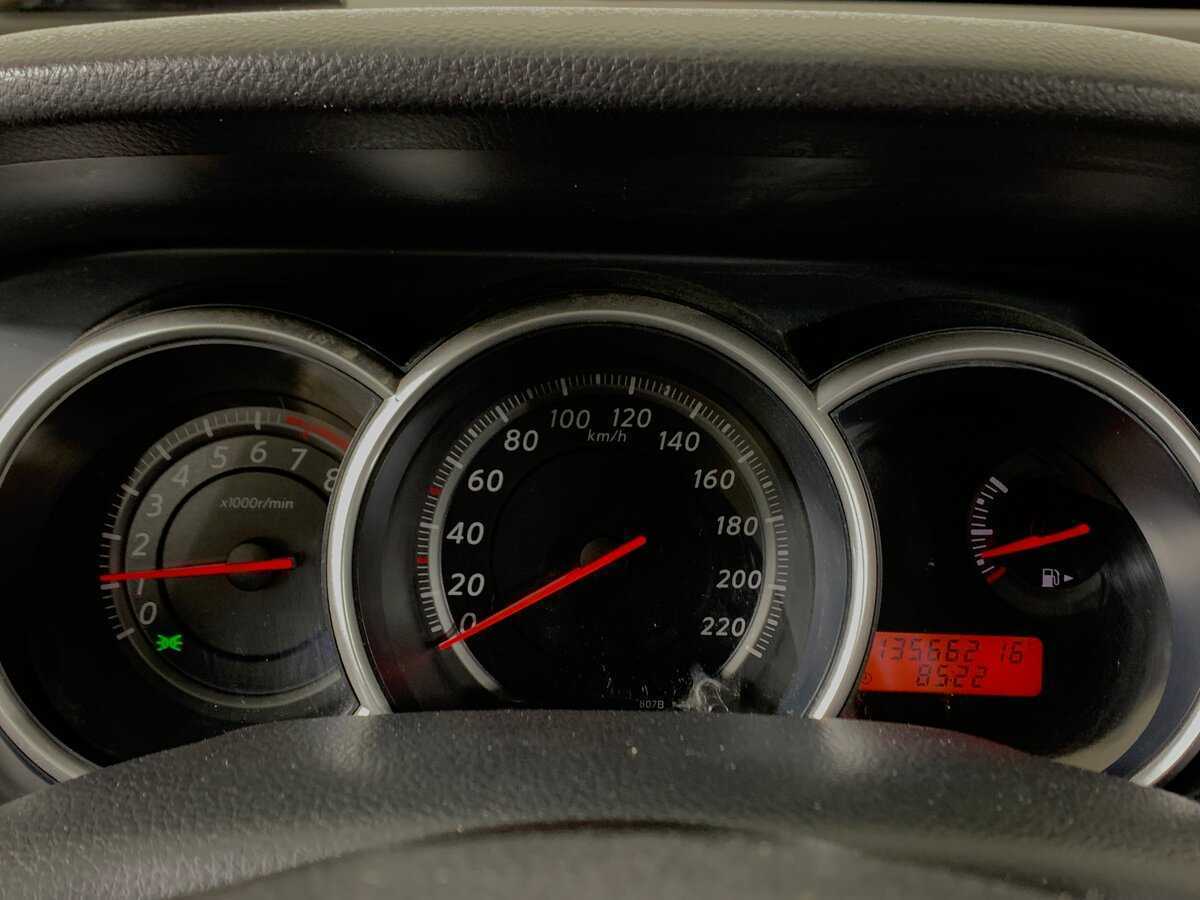 Купить Nissan Tiida с пробегом. Фото: #14