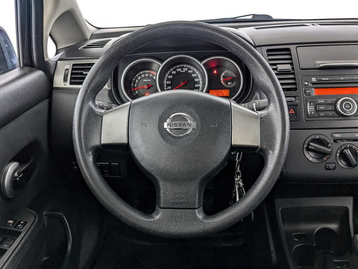 Купить Nissan Tiida с пробегом. Фото: #17