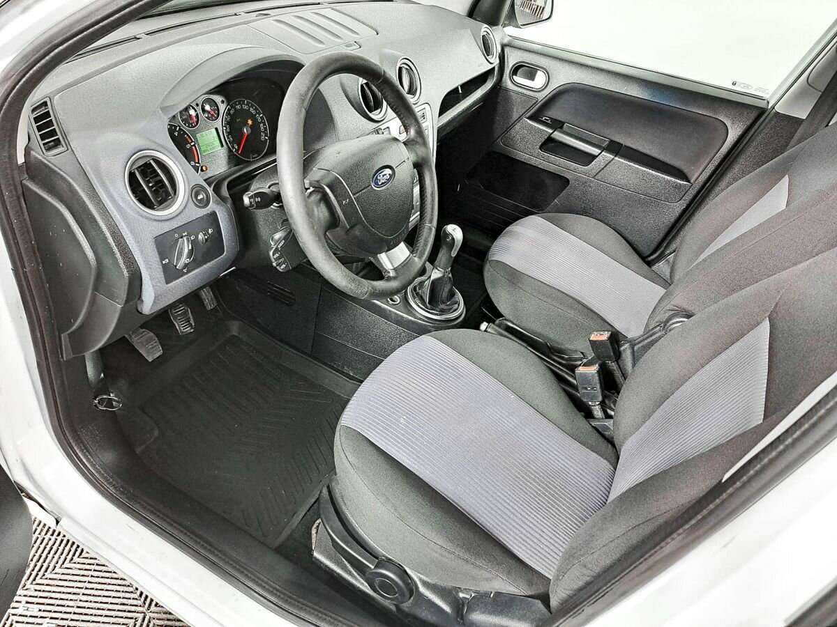 Купить Ford Fusion с пробегом. Фото: #13