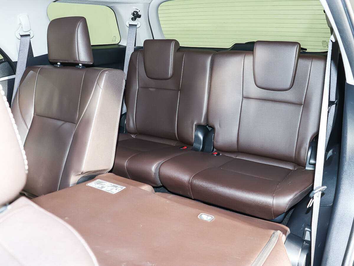 Купить Toyota Fortuner с пробегом. Фото: #10