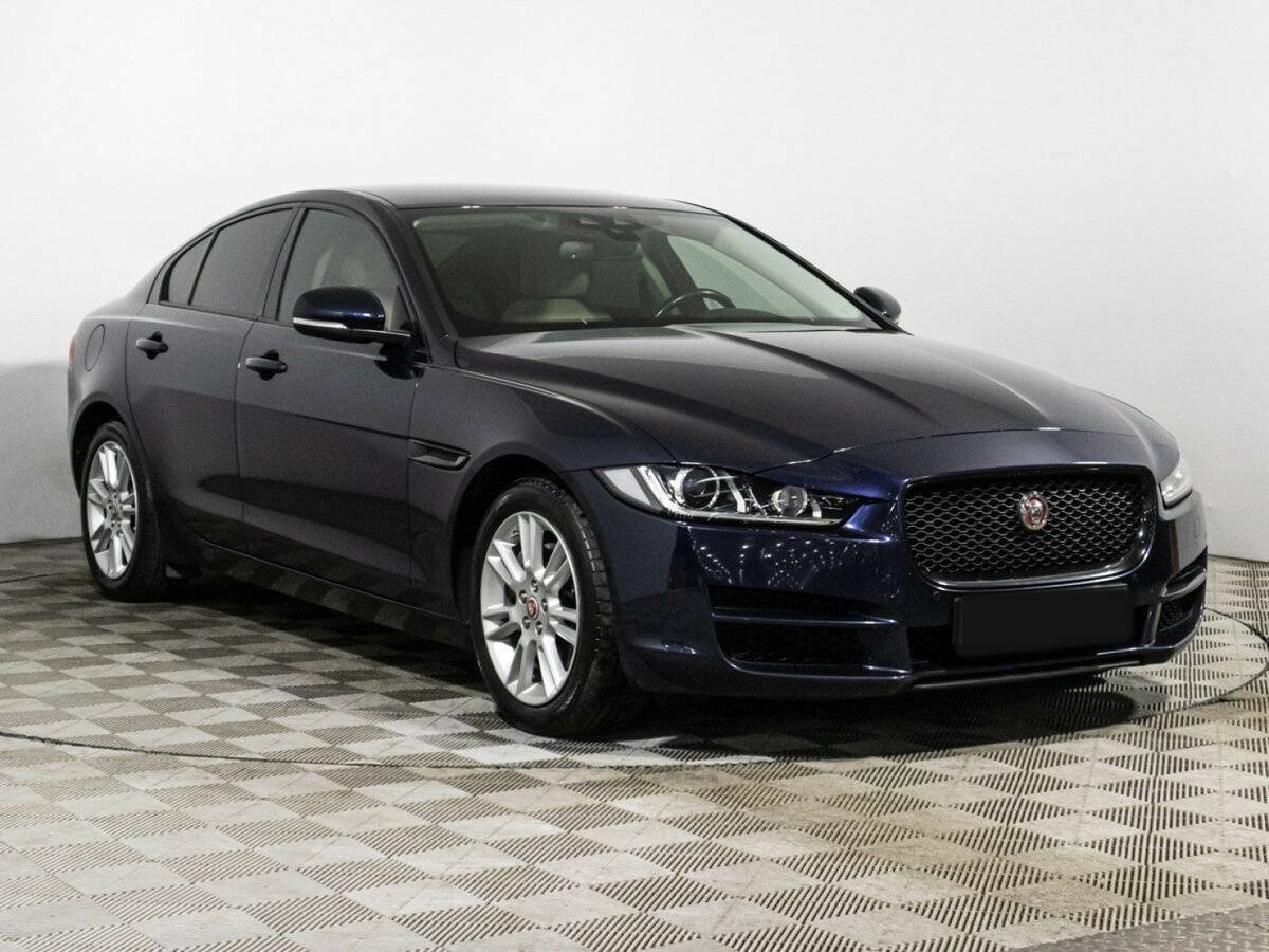 Купить Jaguar XE с пробегом. Фото: #2