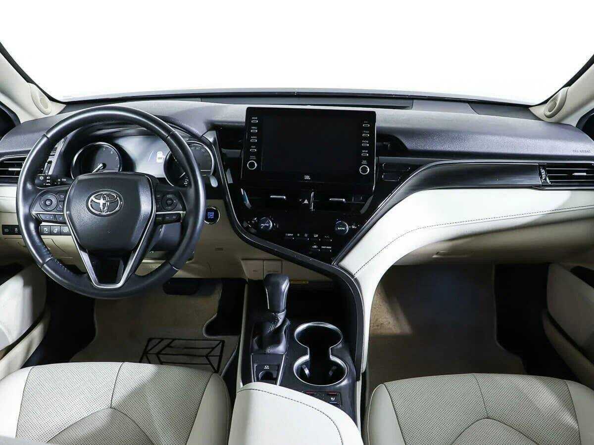 Купить Toyota Camry с пробегом. Фото: #10