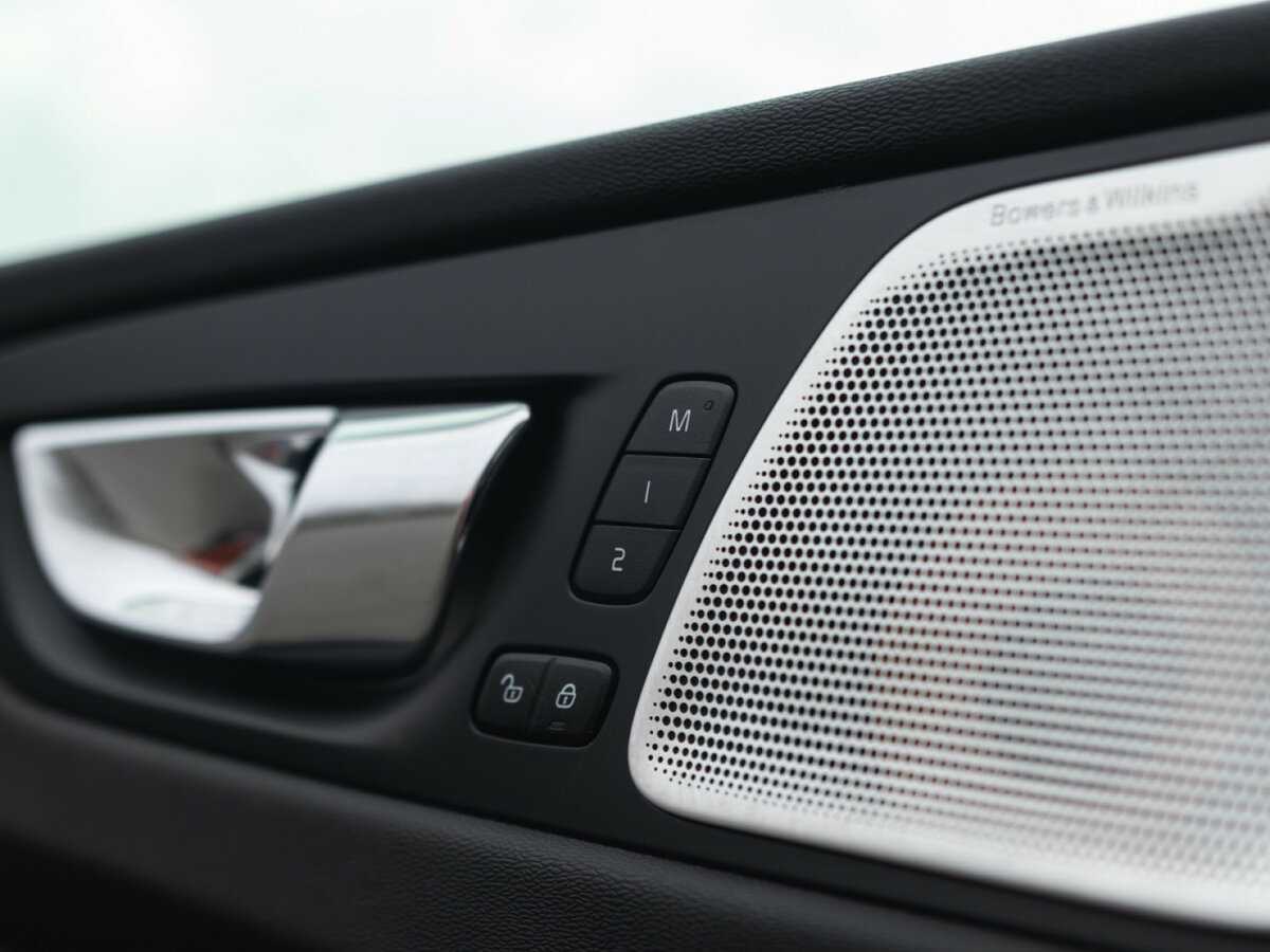 Купить Volvo XC60 с пробегом. Фото: #19