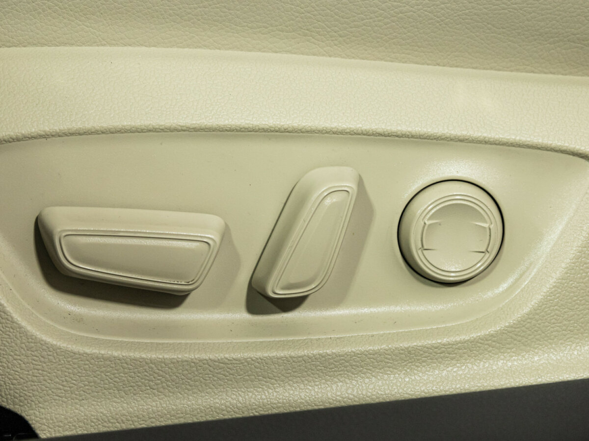 Купить Toyota Camry с пробегом. Фото: #12
