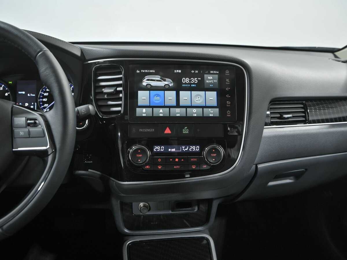 Купить Mitsubishi Outlander с пробегом. Фото: #10