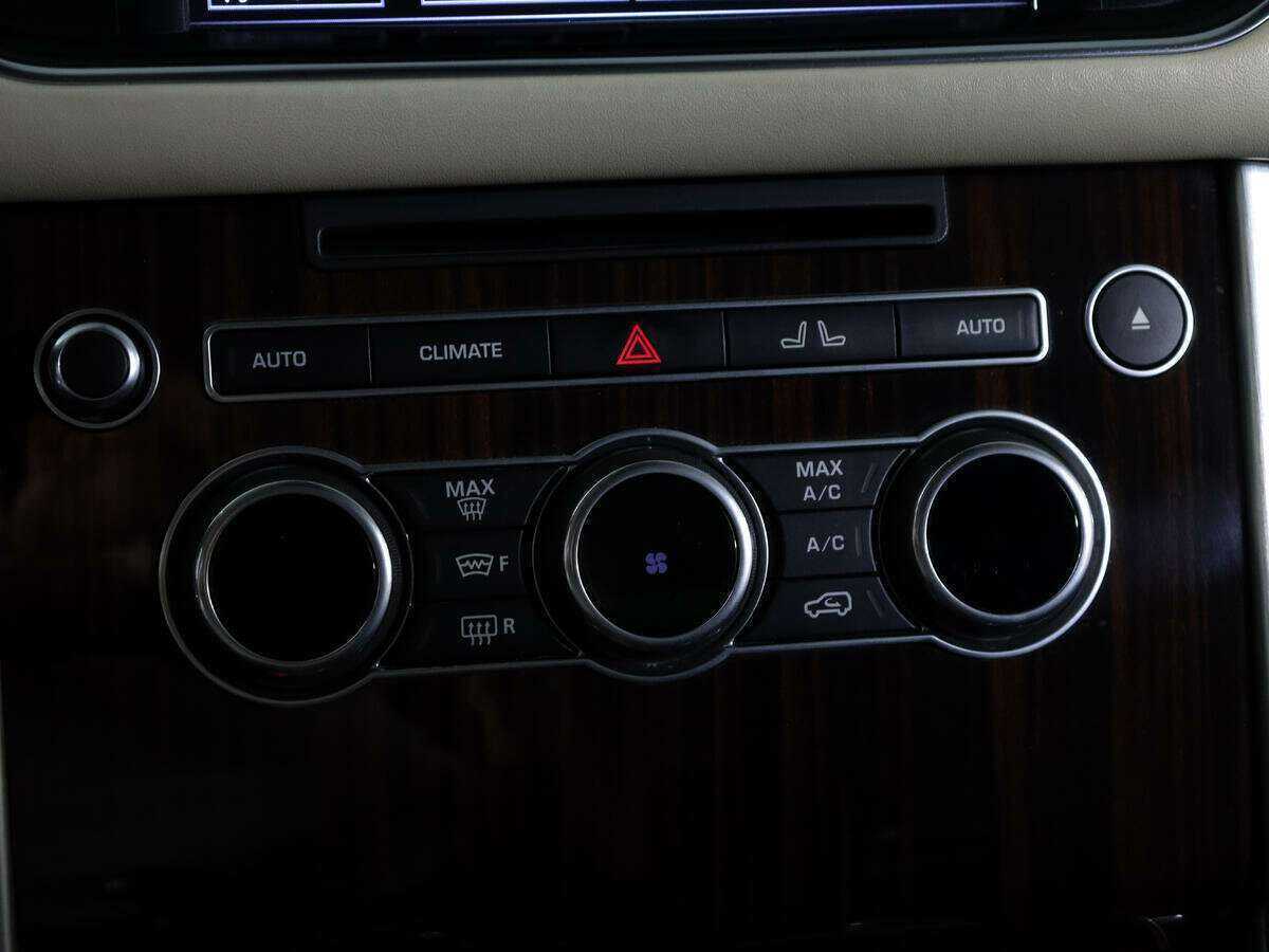 Купить Land Rover Range Rover с пробегом. Фото: #26