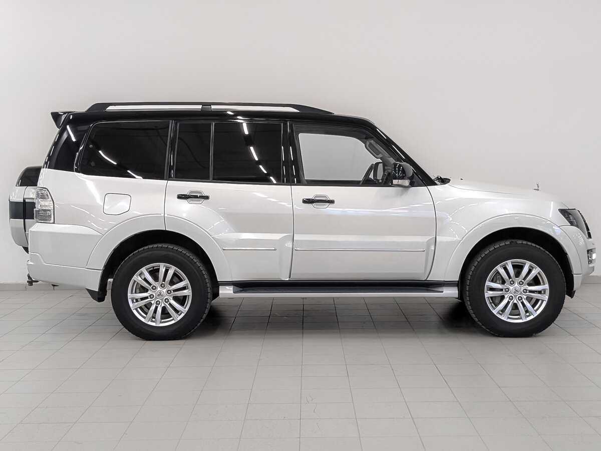 Купить Mitsubishi Pajero с пробегом. Фото: #3