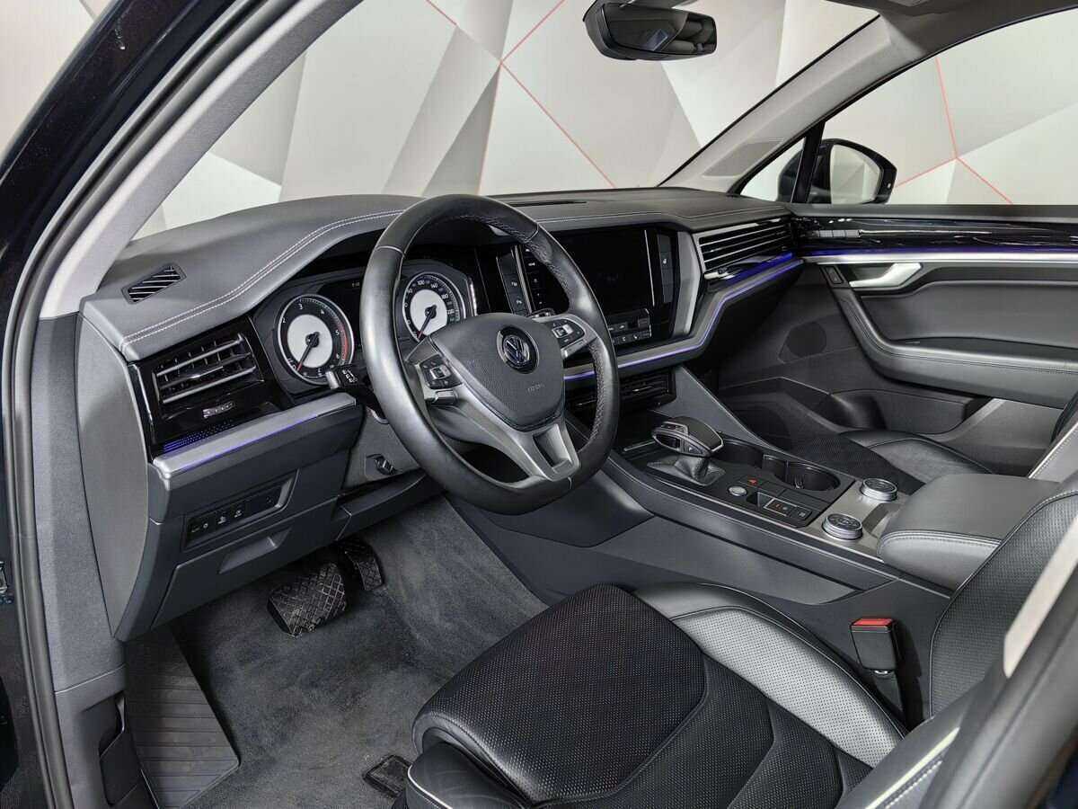 Купить Volkswagen Touareg с пробегом. Фото: #13