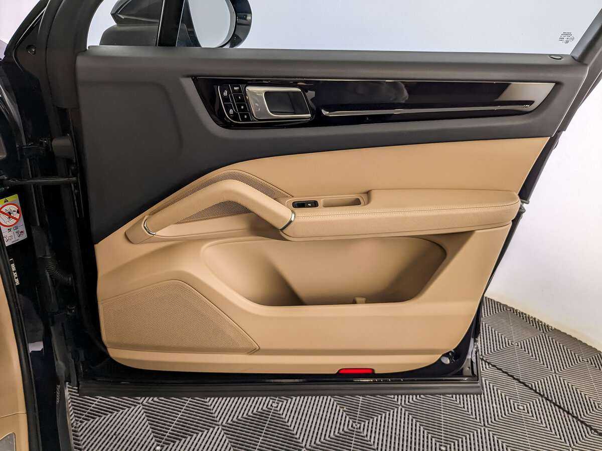 Купить Porsche Cayenne с пробегом. Фото: #27