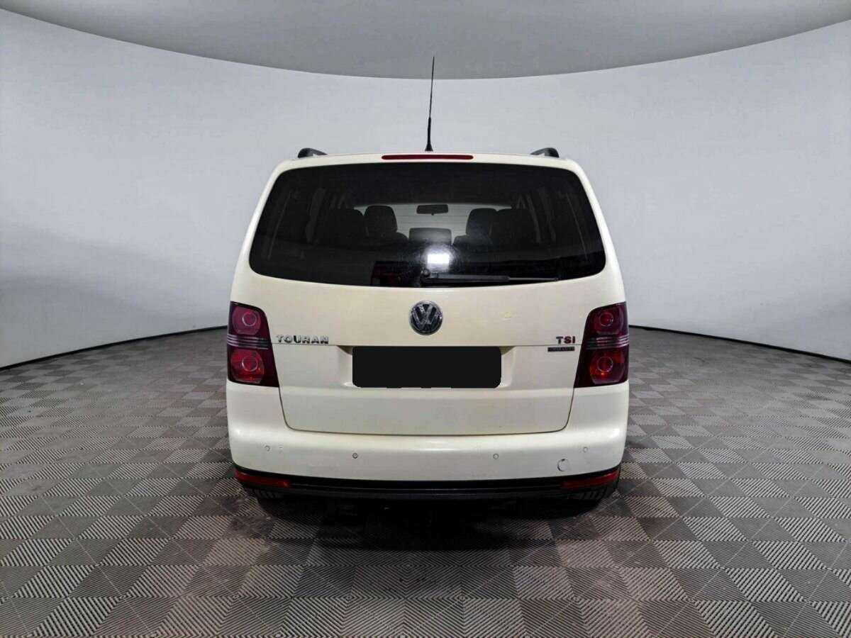Купить Volkswagen Touran с пробегом. Фото: #5