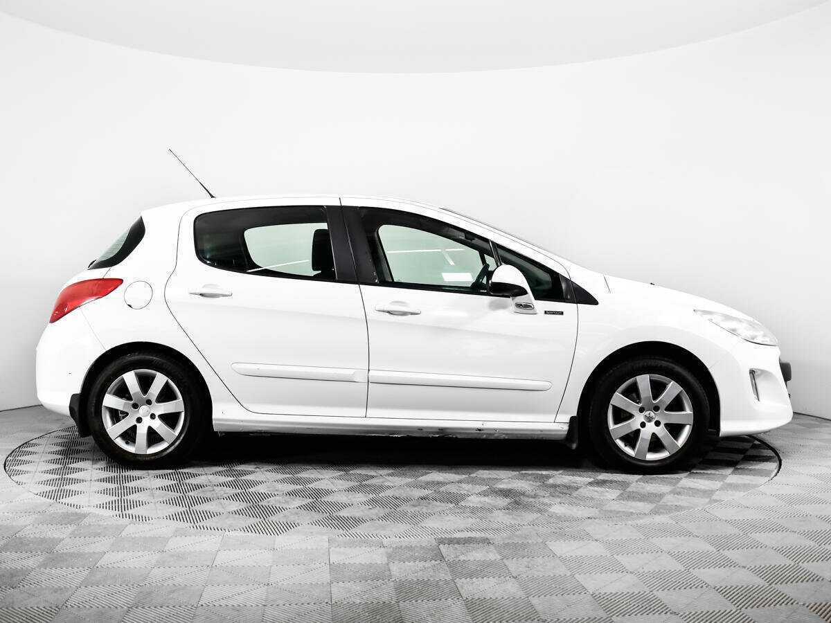 Купить Peugeot 308 с пробегом. Фото: #3