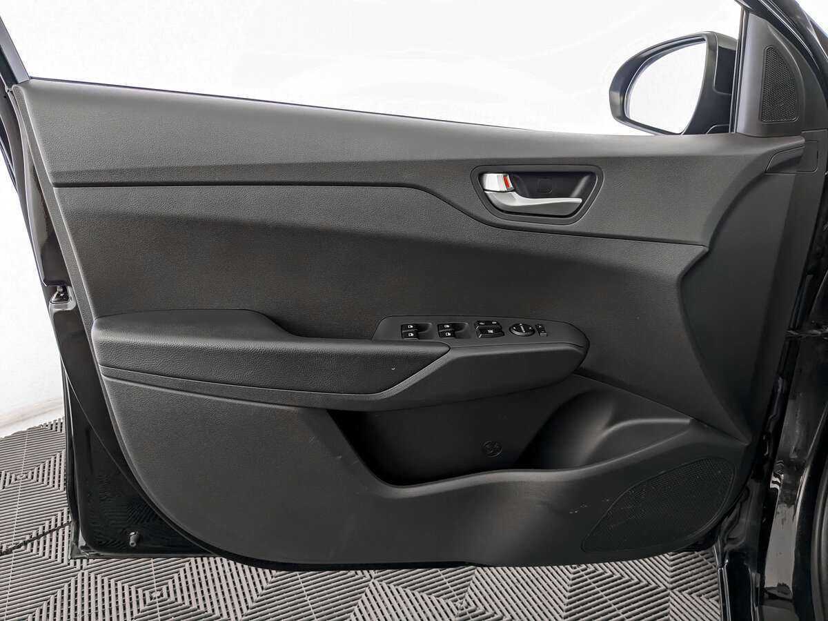 Купить Hyundai Solaris с пробегом. Фото: #14