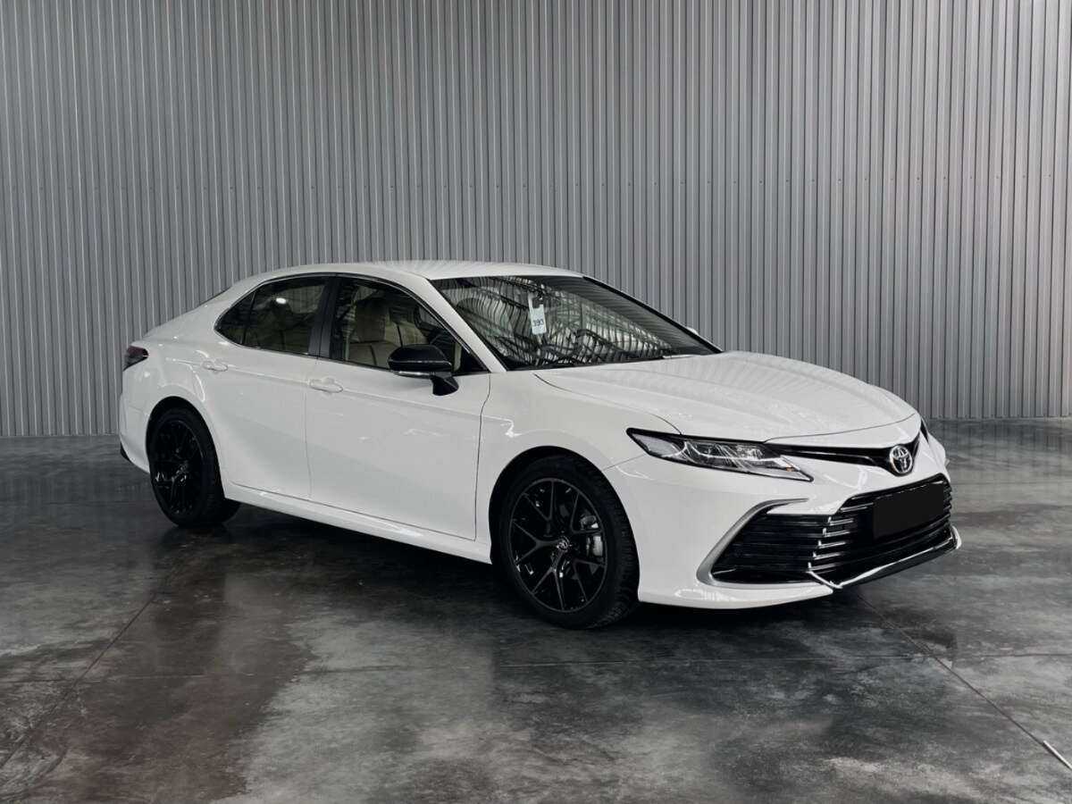 Купить Toyota Camry с пробегом. Фото: #2