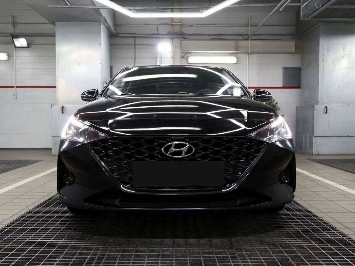 Купить Hyundai Solaris с пробегом. Фото: #2