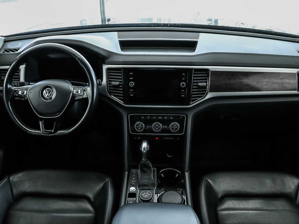 Купить Volkswagen Teramont с пробегом. Фото: #17