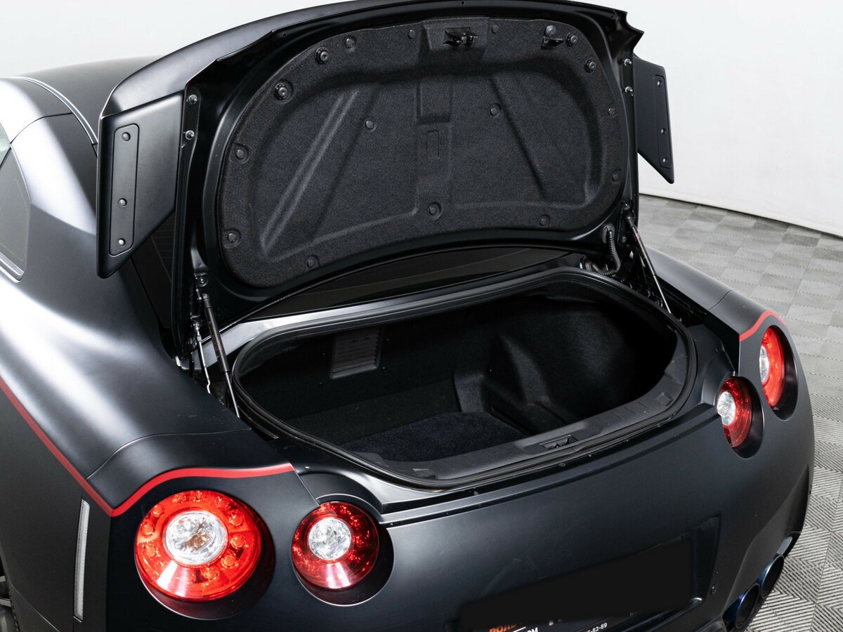 Купить Nissan GT-R с пробегом. Фото: #6