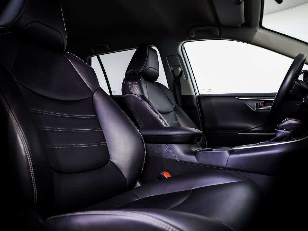 Купить Toyota RAV4 с пробегом. Фото: #10