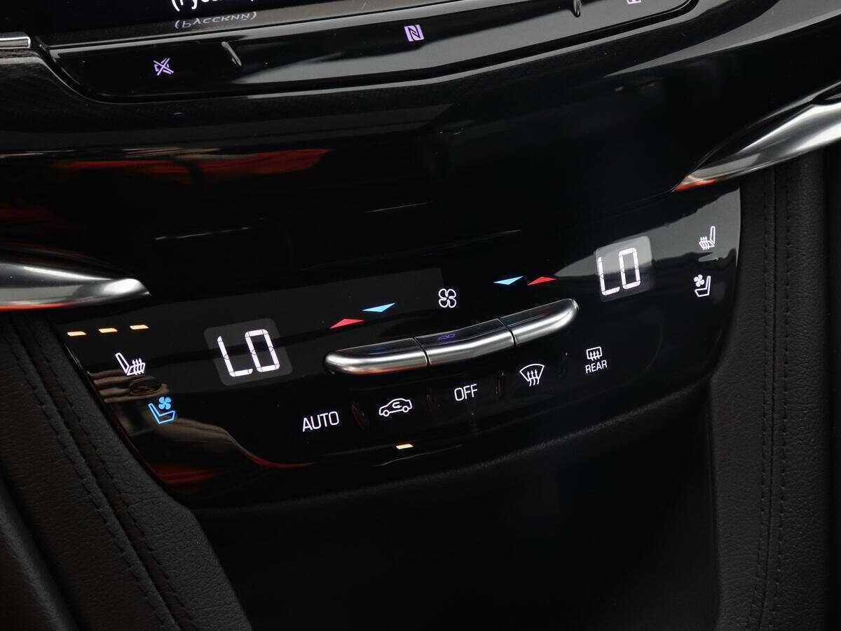 Купить Cadillac XT6 с пробегом. Фото: #20