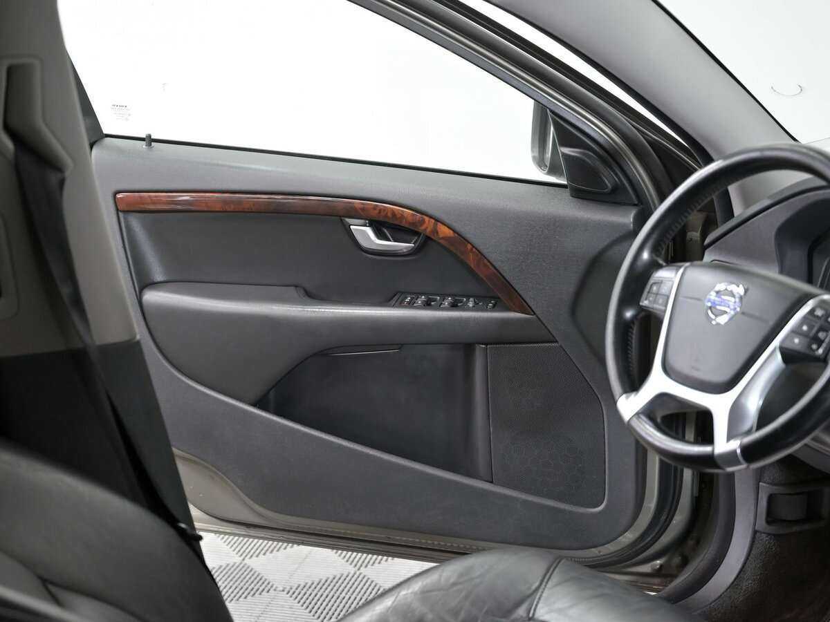 Купить Volvo XC70 с пробегом. Фото: #10