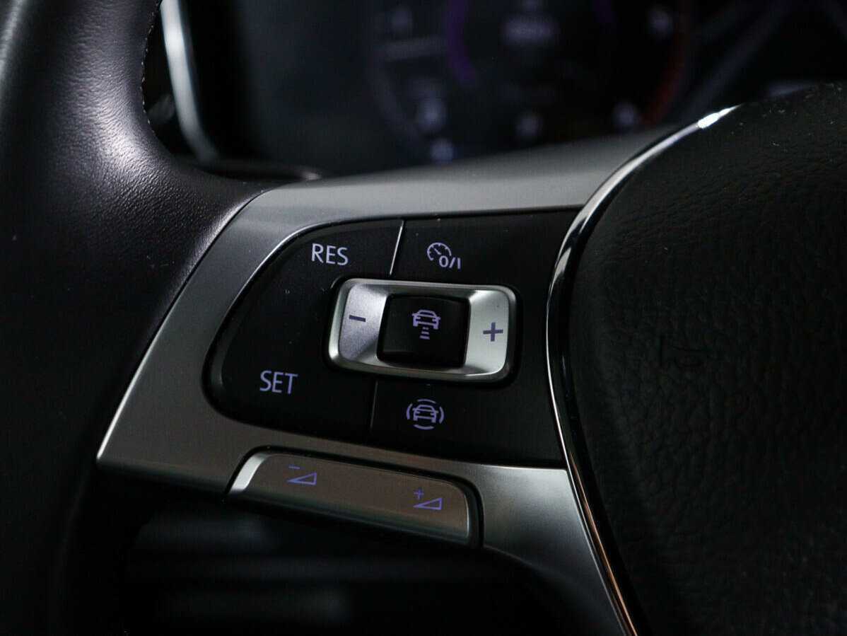 Купить Volkswagen Touareg с пробегом. Фото: #25