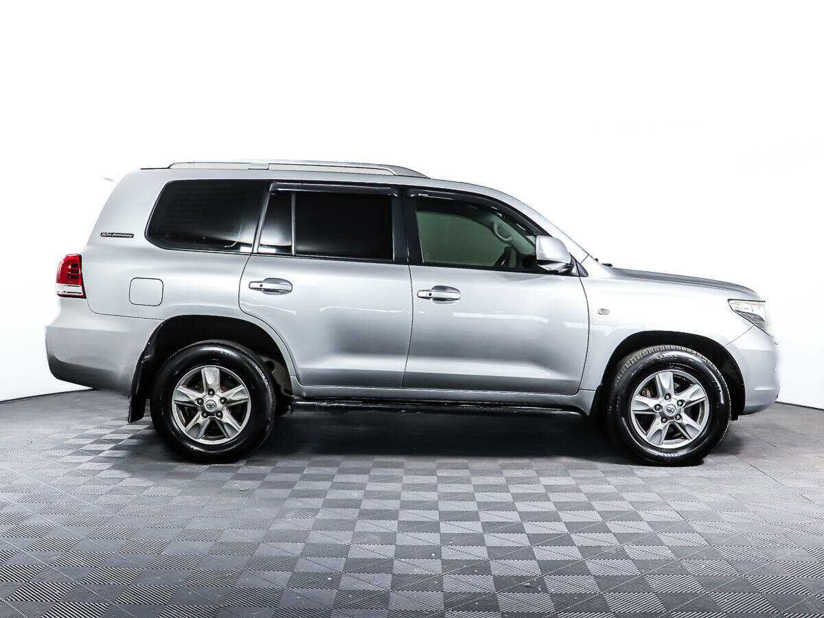 Купить Toyota Land Cruiser с пробегом. Фото: #3