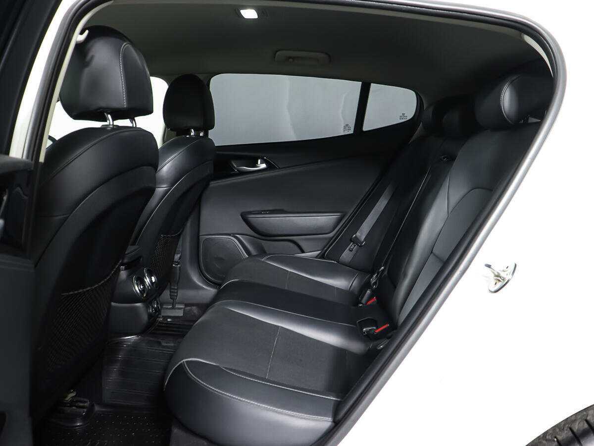 Купить Kia Stinger с пробегом. Фото: #9