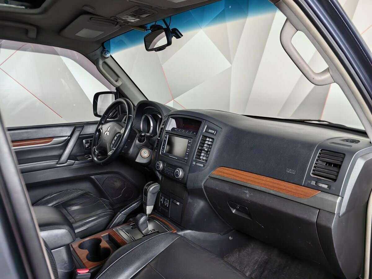 Купить Mitsubishi Pajero с пробегом. Фото: #8
