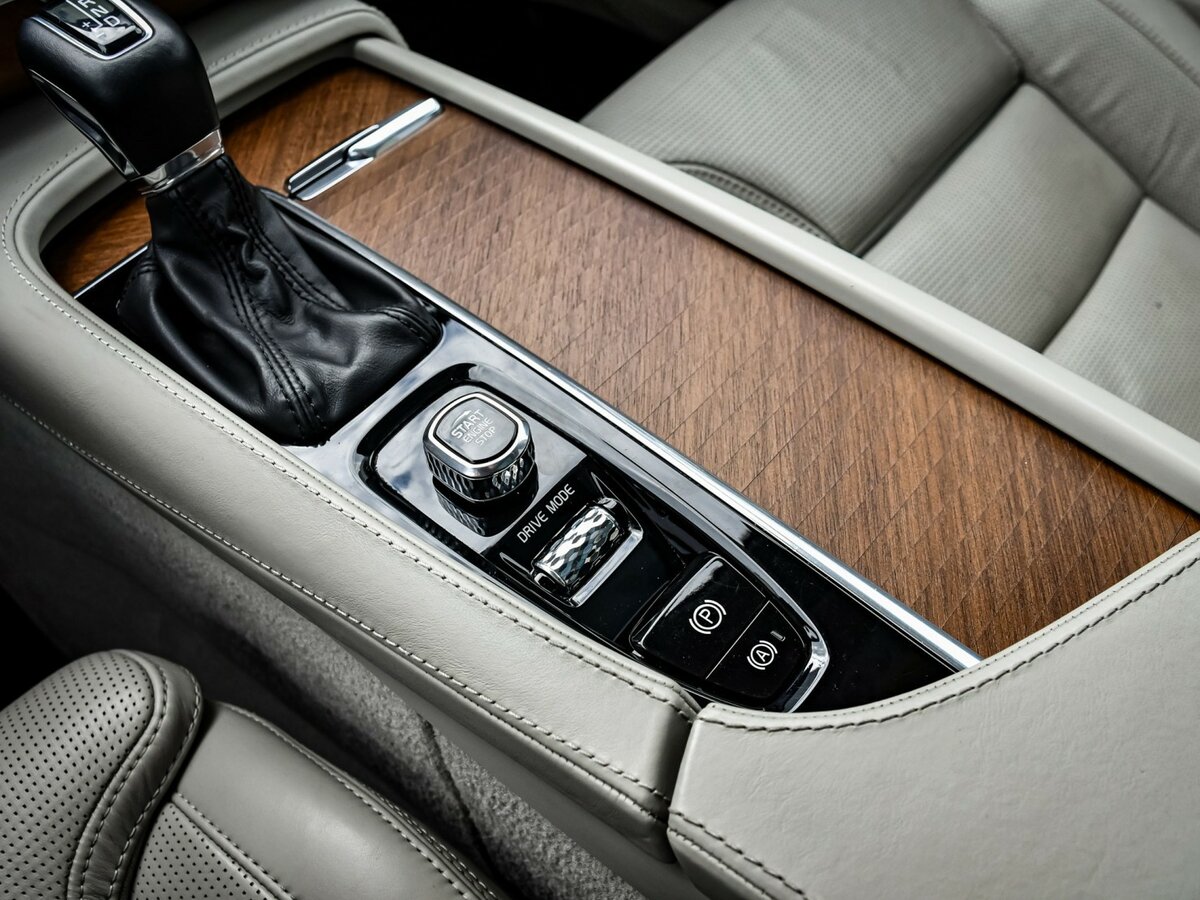 Купить Volvo XC90 с пробегом. Фото: #15