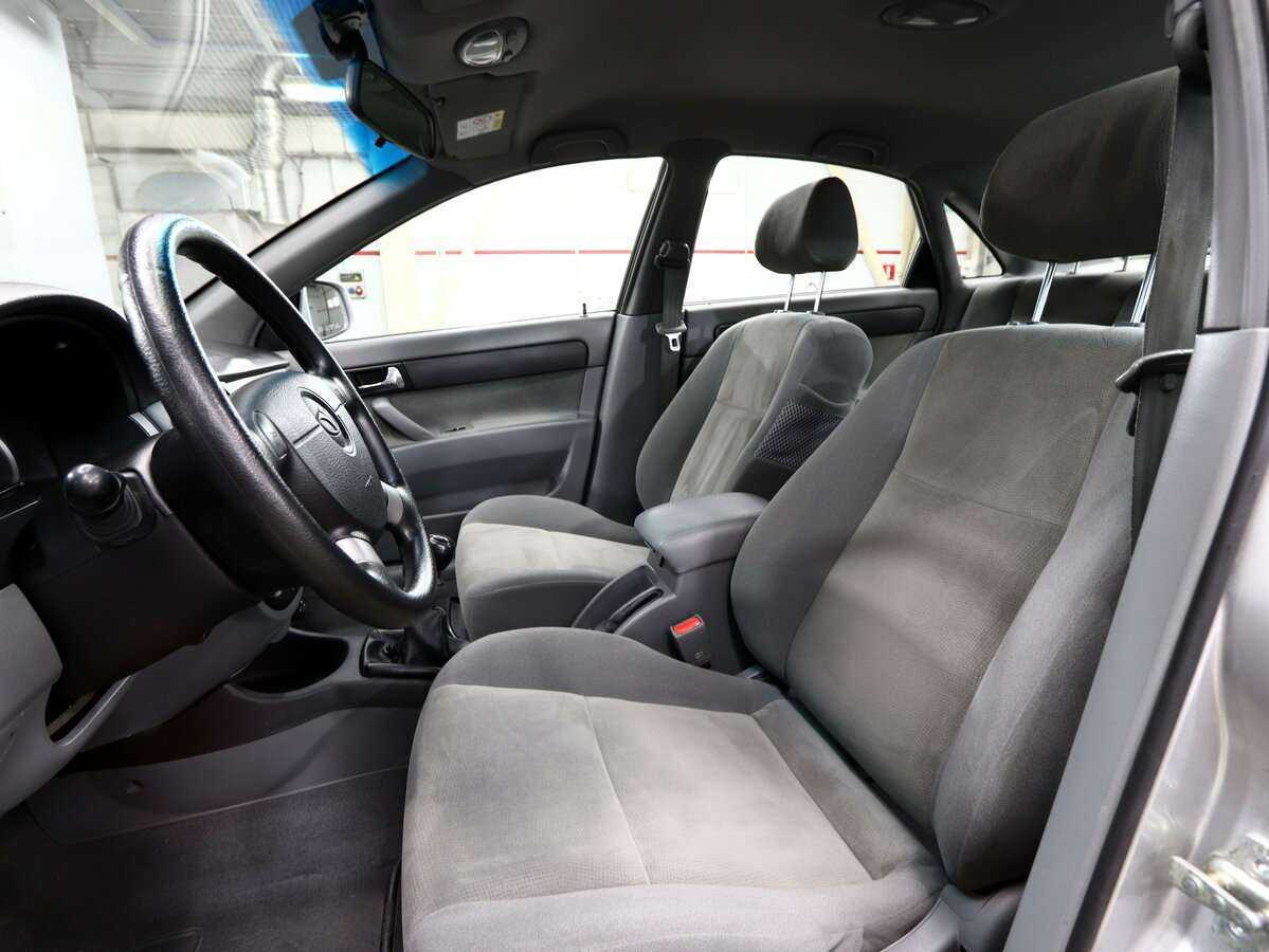 Купить Daewoo Gentra с пробегом. Фото: #5
