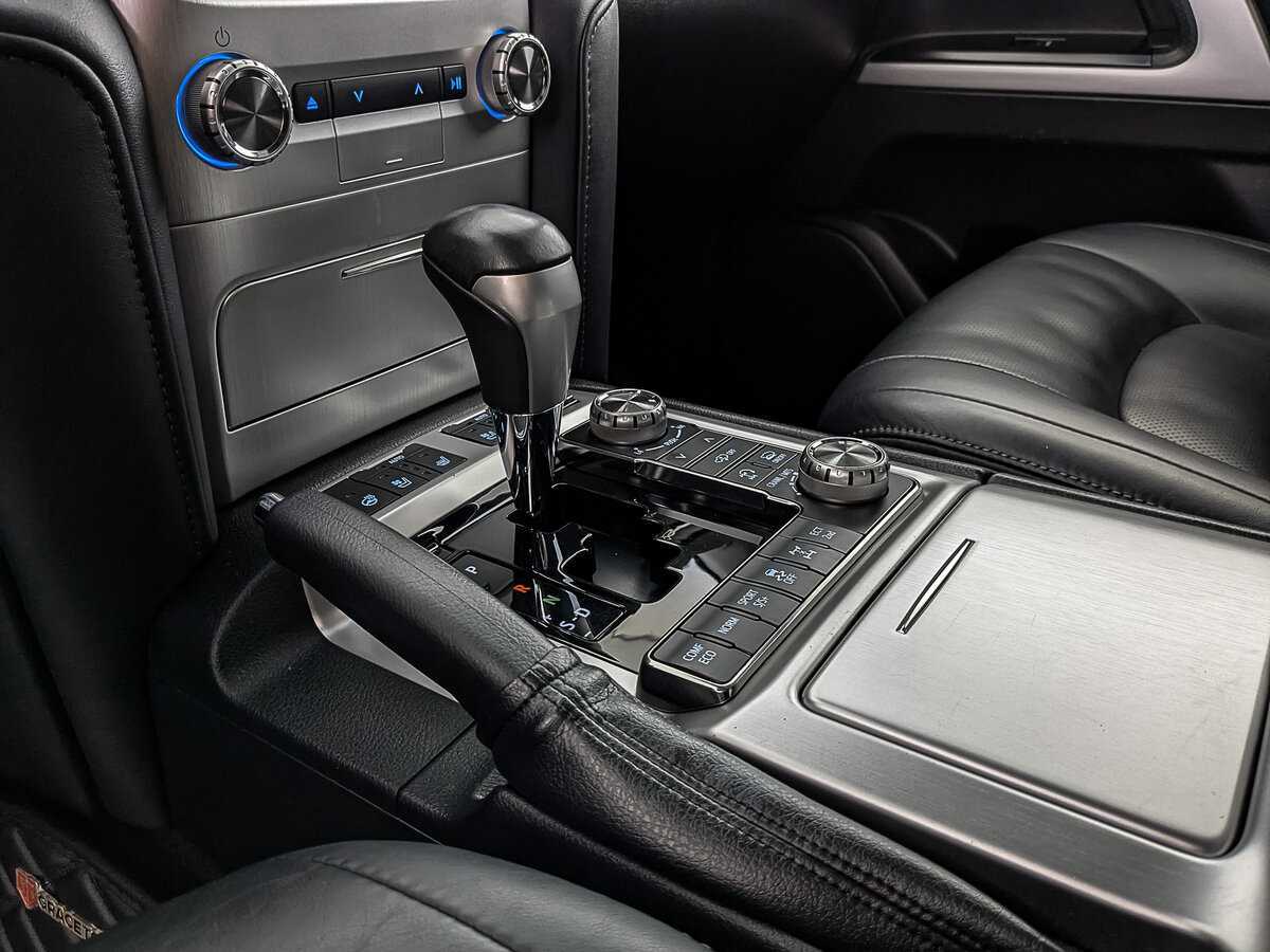 Купить Toyota Land Cruiser с пробегом. Фото: #24