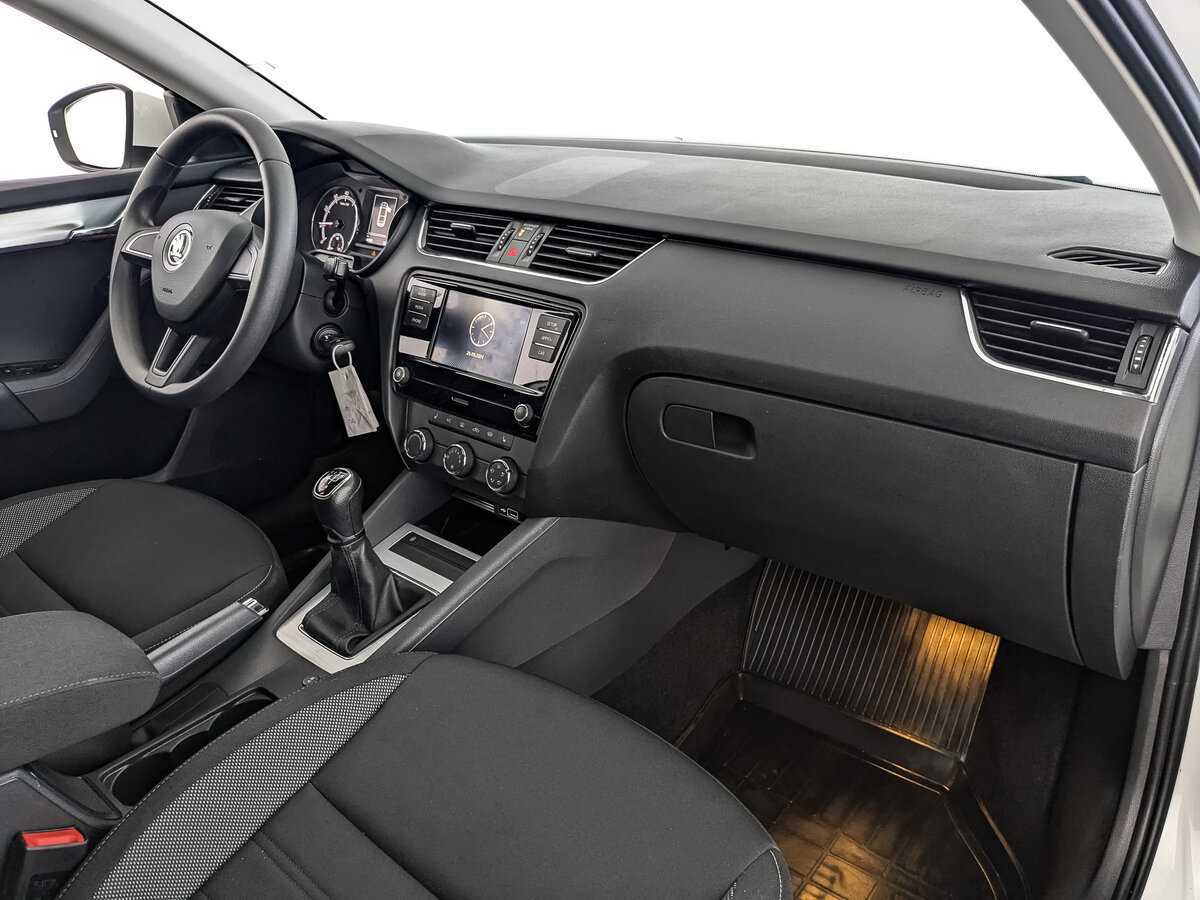 Купить Skoda Octavia с пробегом. Фото: #12
