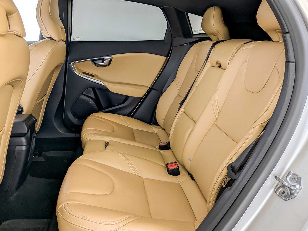 Купить Volvo V40 с пробегом. Фото: #11