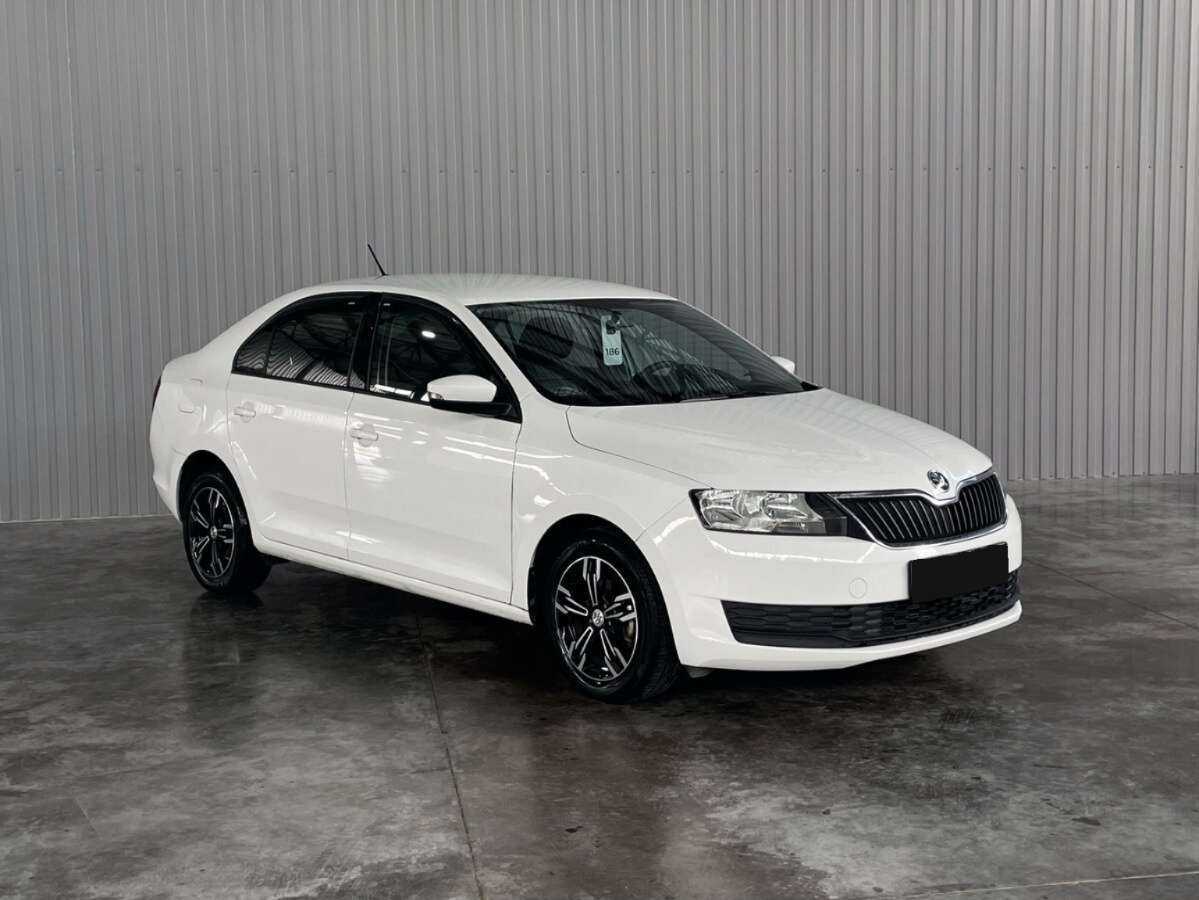 Купить Skoda Rapid с пробегом. Фото: #2