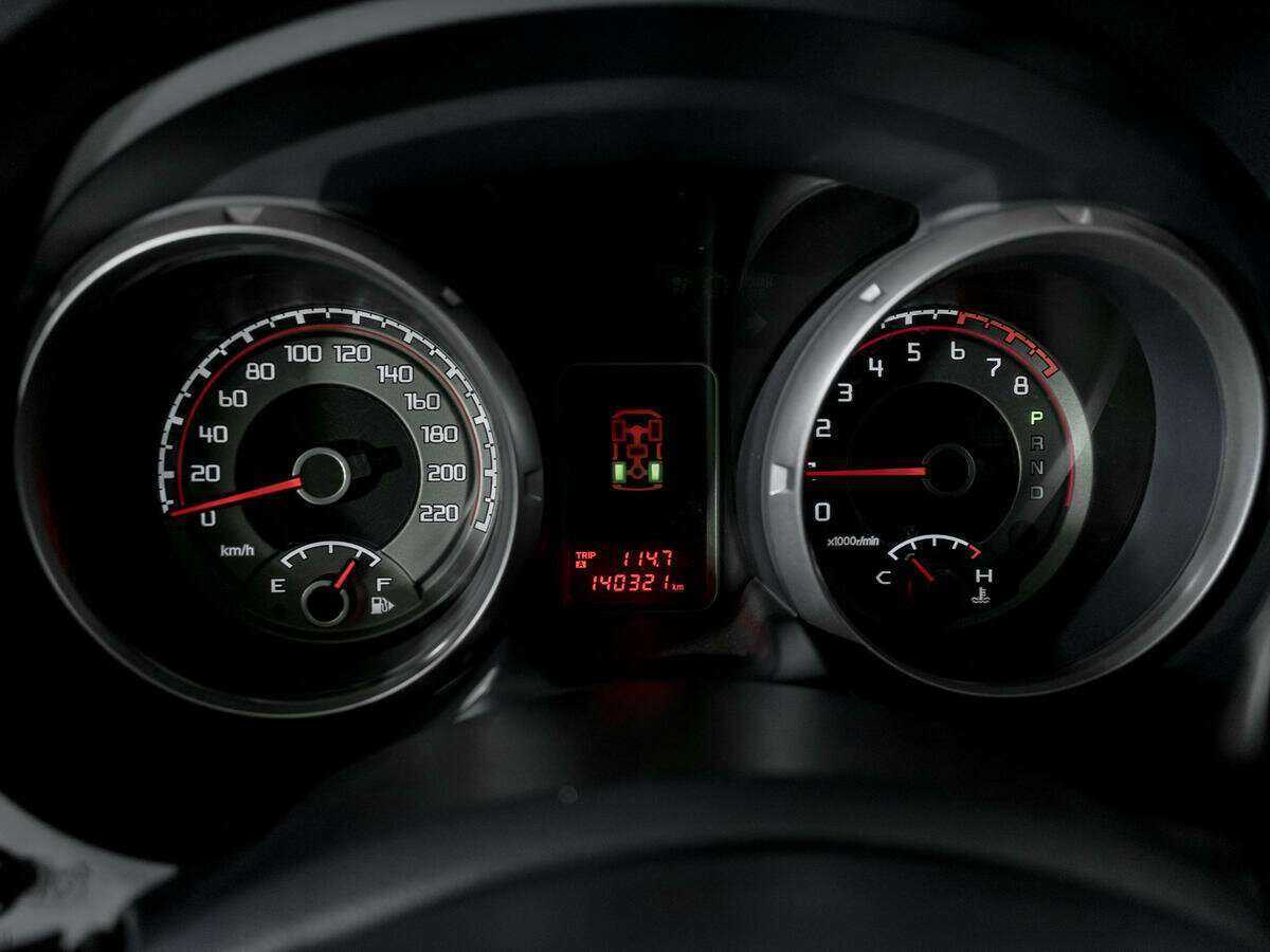Купить Mitsubishi Pajero с пробегом. Фото: #10