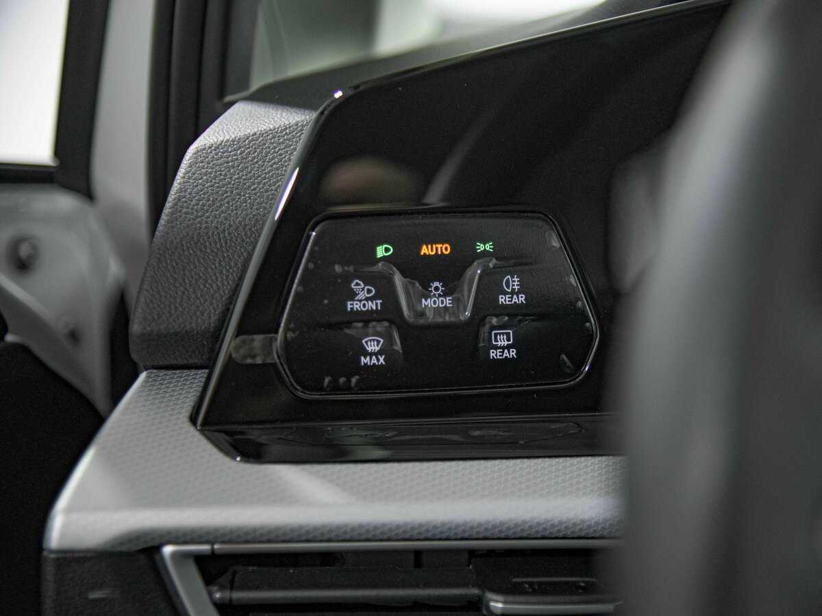 Купить Volkswagen Golf с пробегом. Фото: #11