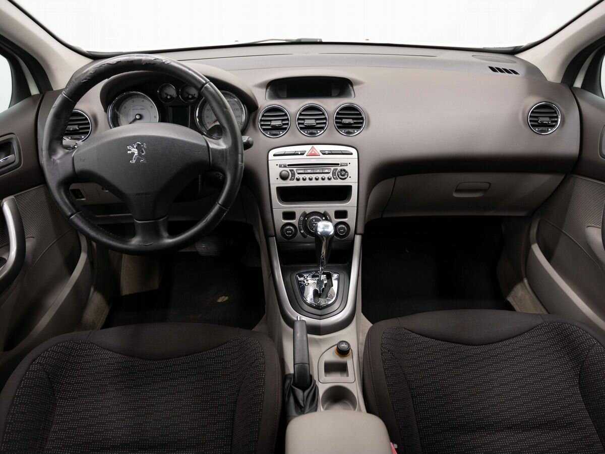 Купить Peugeot 308 с пробегом. Фото: #12