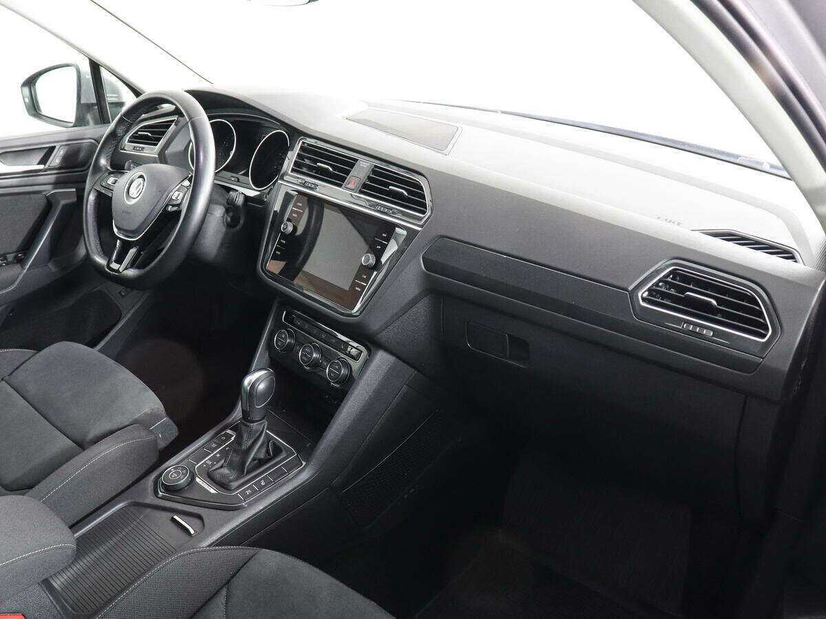 Купить Volkswagen Tiguan с пробегом. Фото: #9