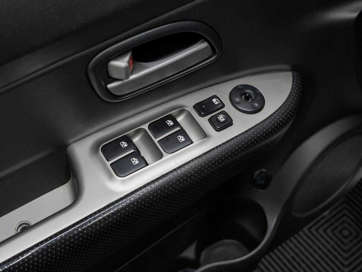 Купить Kia Carens с пробегом. Фото: #12