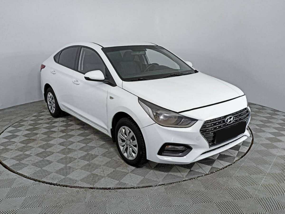 Купить Hyundai Solaris с пробегом. Фото: #2
