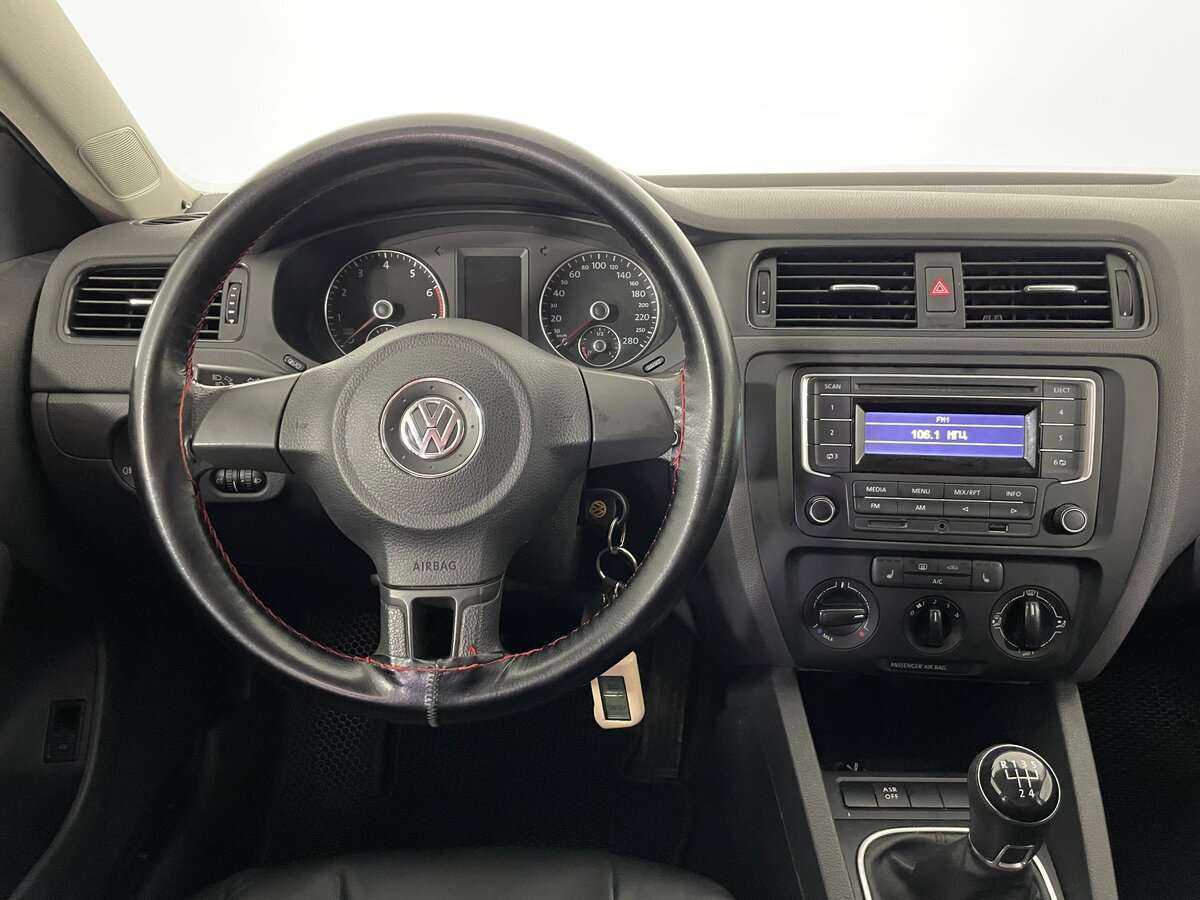 Купить Volkswagen Jetta с пробегом. Фото: #9