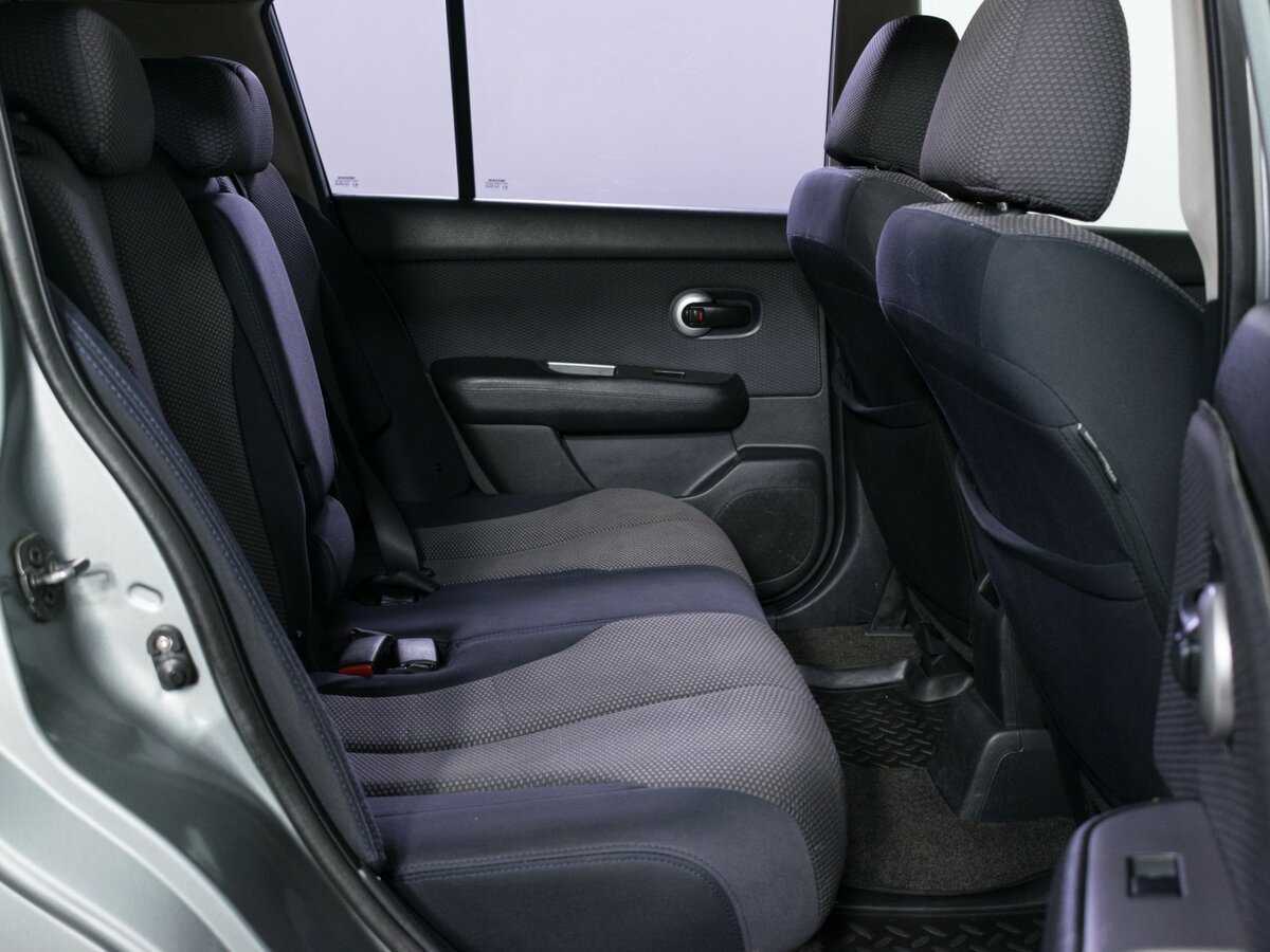 Купить Nissan Tiida с пробегом. Фото: #9