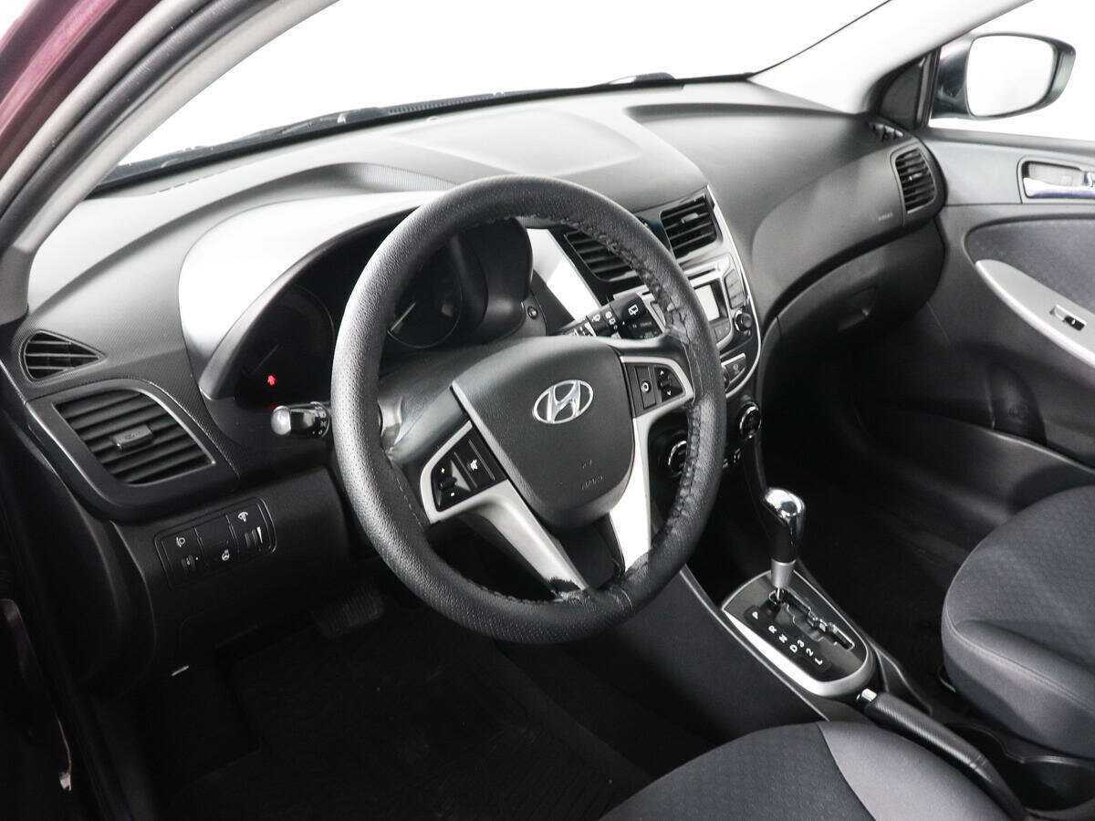 Купить Hyundai Solaris с пробегом. Фото: #8