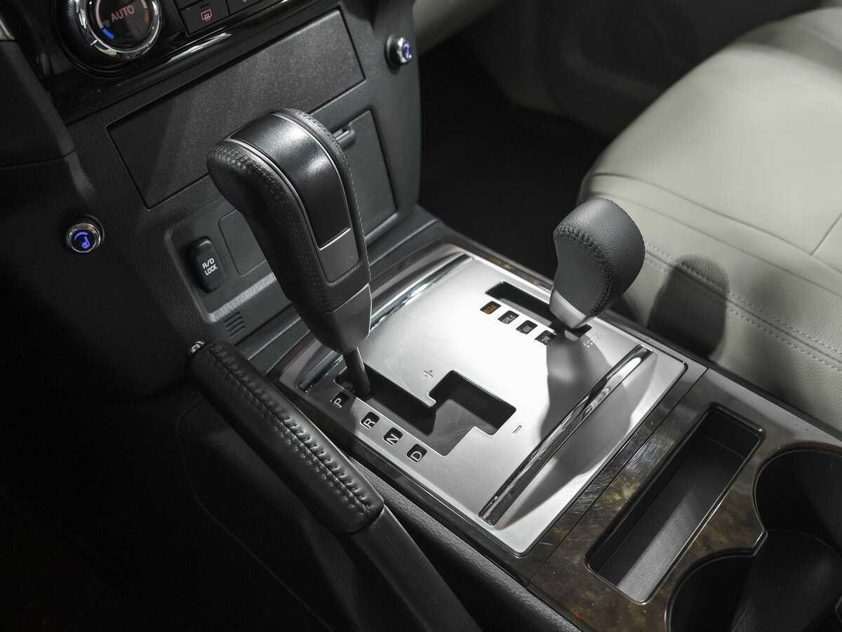 Купить Mitsubishi Pajero с пробегом. Фото: #10