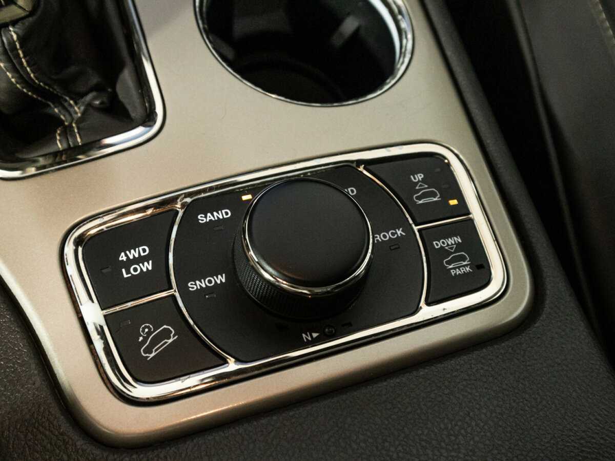 Купить Jeep Grand Cherokee с пробегом. Фото: #20